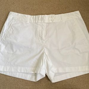 Vineyard Vines White Shorts Size 6